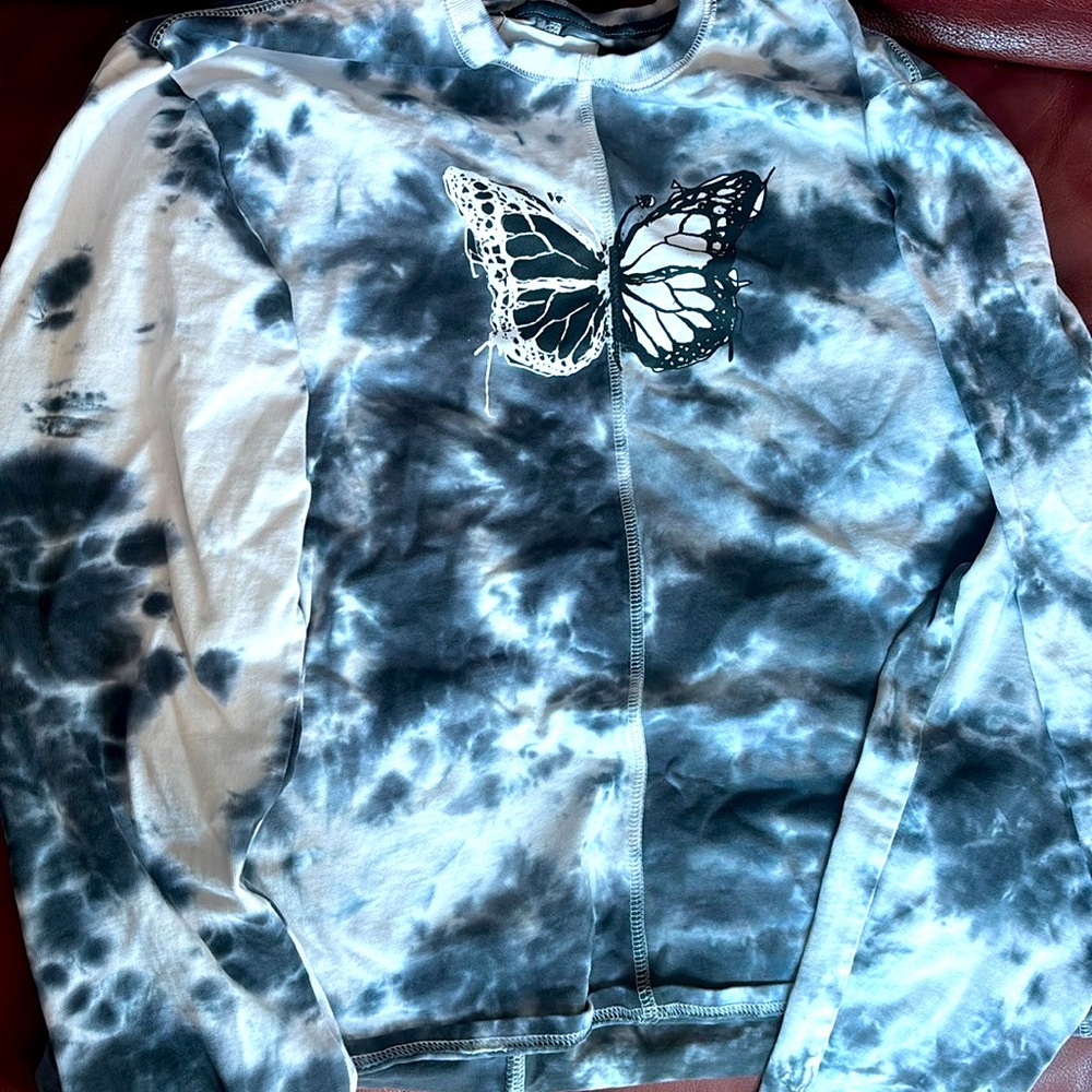 Black and white tie dye Chnge butterfly long sleeve